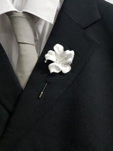 Load image into Gallery viewer, White flower Brooch Groom usher small Boutonniere. Alternative flower lily,Wedding Buttonhole Pin.Wedding Boutonnière by Crystal wedding uk