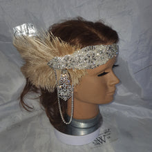 Load image into Gallery viewer, Feather hairpiece,The Great Gatsby 1920's feather rhinestone brooch.