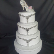 Load image into Gallery viewer, Crystal cake jewellery, Brooch ake decoration, rhinestone cake jewellery, -