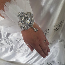 Load image into Gallery viewer, Feather wrist corsage,The Great Gatsby 1920's feather rhinestone brooch.