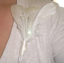 Load image into Gallery viewer, Crystal and Feather brides bouquet,
