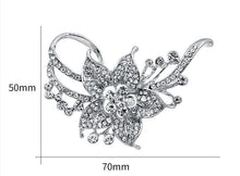 Load image into Gallery viewer, Vintage inspired crystal wrist corsage
