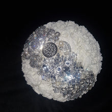 Load image into Gallery viewer, Crystal brooch wedding bouquet