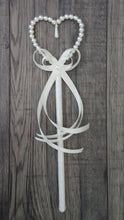 Load image into Gallery viewer, Pearl heart flower girl wand by Crystal wedding uk
