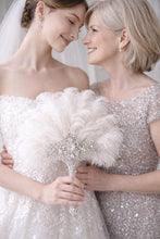 Load image into Gallery viewer, Luxury Ostrich Feather Bridal Fan – Vintage style glass Rhinestone Wedding fan Bouquet