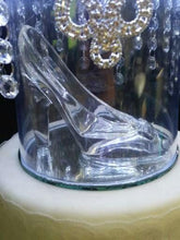 Load image into Gallery viewer, Rhinestone Glass Slipper Cake Separator – Crystal Wedding Cake Divider with LED Lights, Elegant Bridal Cake Display