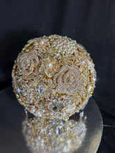 Load image into Gallery viewer, Gold brooch bouquet. Luxury Crystal pearl & Brooch Bridal Bouquet