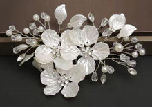 Load image into Gallery viewer, Flower Pearl heart flower girl wand by Crystal wedding uk