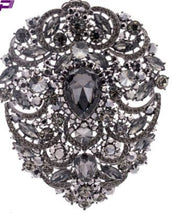 Load image into Gallery viewer, Mini brooch bouquet