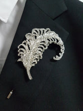 Load image into Gallery viewer, Peacock feather buttonhol Boutonniere Feather brooch, Alternative flower, Wedding Buttonhole Pin.  Wedding Boutonnière by Crystal wedding uk