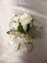 Load image into Gallery viewer, Groom Boutonniere. rose,pearl and crystals. custom Wedding Buttonhole Pin.  Wedding Boutonnière by Crystal wedding uk
