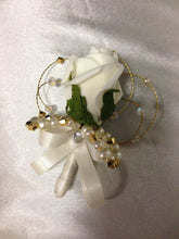 Load image into Gallery viewer, Groom Boutonniere. rose,pearl and crystals. custom Wedding Buttonhole Pin.  Wedding Boutonnière by Crystal wedding uk
