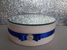 Load image into Gallery viewer, Pearl cake stand, cake holder with any colour and Pearl brooch