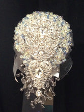 Load image into Gallery viewer, Crystal brooch bouquet
