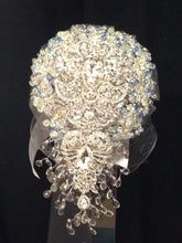 Load image into Gallery viewer, Crystal brooch bouquet
