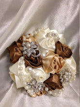 Load image into Gallery viewer, Bridesmaid bouquet ,Crystal pearl brooch bouquet, bridesmaid wedding flowers