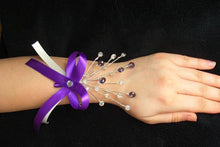 Load image into Gallery viewer, Crystal wrist Corsage
