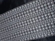 Load image into Gallery viewer, Pearl effect ribbon banding cake ribbon many widths 1 meter.