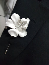 Load image into Gallery viewer, White flower Brooch Groom usher small Boutonniere. Alternative flower lily,Wedding Buttonhole Pin.Wedding Boutonnière by Crystal wedding uk
