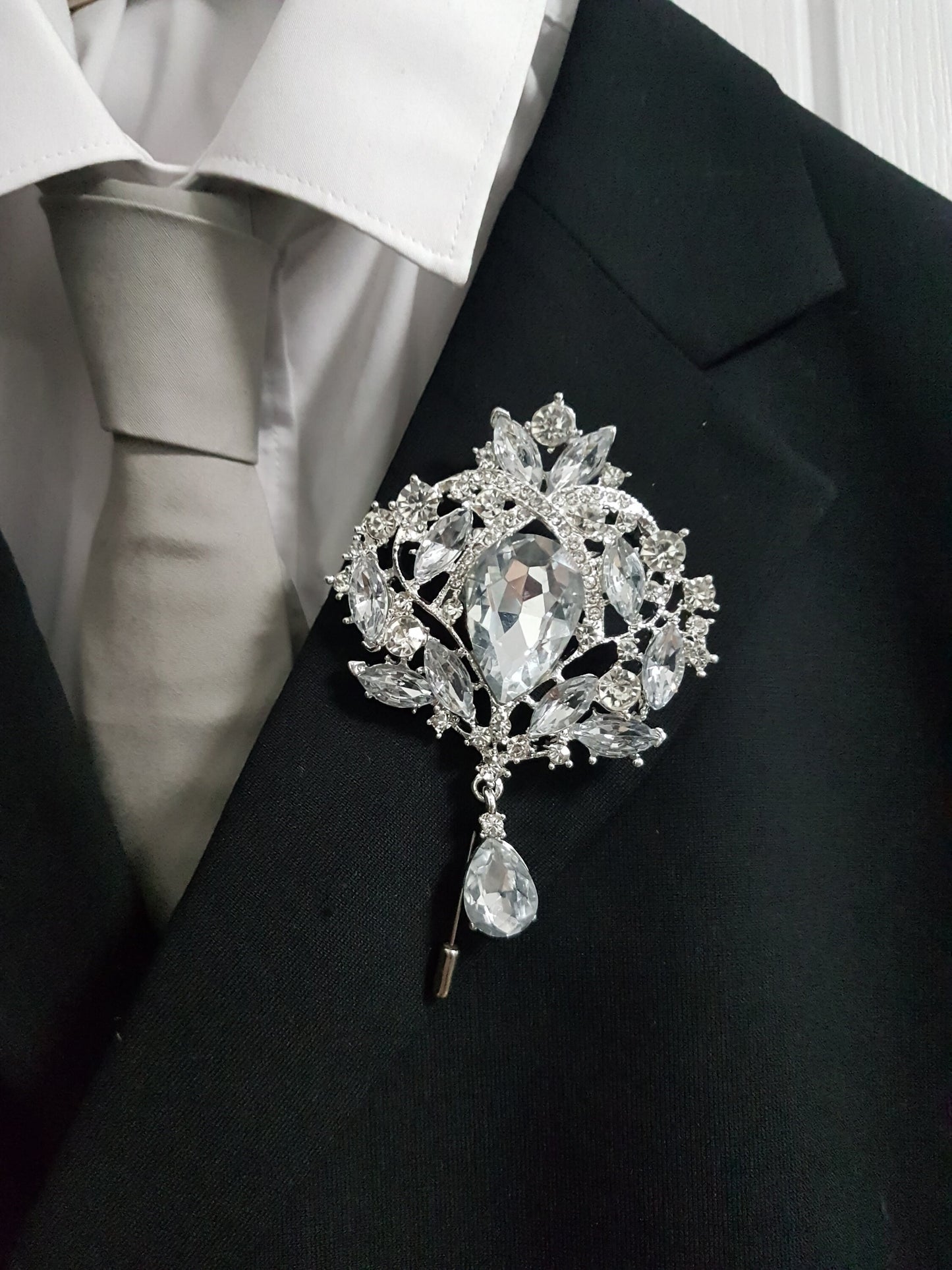 10PCS Coutonniere, buttonhole. Ladies dress corsage, Groom,usher Silver brooch rhinestone drop, Wedding Buttonhole Pin by Crystal wedding uk