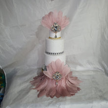 Load image into Gallery viewer, Feather cake stand plus topper, blush pink. Great Gatsby, 1920&#39;s wedding. by Crystal wedding uk
