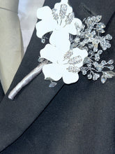 Load image into Gallery viewer, White flower Brooch Groom usher large Boutonniere. Alternative flower lily,Wedding Buttonhole Pin.Wedding Boutonnière by Crystal wedding uk
