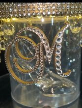 Load image into Gallery viewer, Personalised Crystal Monogram Cake Divider with Glass Slipper, LED Cake Separator, Luxury Wedding Quinceañera Cake Stand Insert
