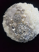 Load image into Gallery viewer, Crystal brooch wedding bouquet
