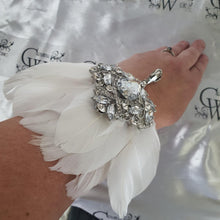 Load image into Gallery viewer, Feather wrist corsage,The Great Gatsby 1920&#39;s feather rhinestone brooch.
