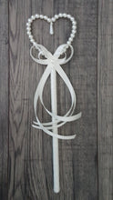 Load image into Gallery viewer, Pearl heart flower girl wand by Crystal wedding uk
