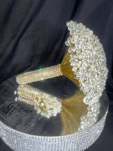 Load image into Gallery viewer, Crystal bouquet bout set for wedding silver, gold, rose-gold, luxury bouquet, Brides wire bead jewel, bling bouquet by Crystal wedding uk
