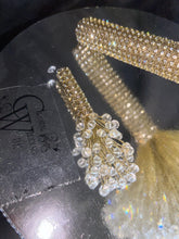 Load image into Gallery viewer, Crystal bouquet bout set for wedding silver, gold, rose-gold, luxury bouquet, Brides wire bead jewel, bling bouquet by Crystal wedding uk
