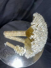 Load image into Gallery viewer, Crystal bouquet bout set for wedding silver, gold, rose-gold, luxury bouquet, Brides wire bead jewel, bling bouquet by Crystal wedding uk
