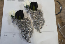 Load image into Gallery viewer, Crystal brooch buttonhole Groom boutionerre Ladies Rhinestone wedding flower Mens rose lapel pin for suit Jacket
