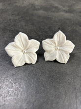 Load image into Gallery viewer, Handmade White Flower pearl Earrings - Delicate Clay Flowers Stud Earrings by Crystal wedding UK
