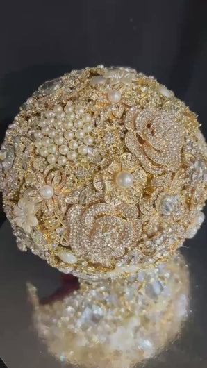 Gold brooch bouquet. Luxury Crystal  pearl & Brooch Bridal Bouquet