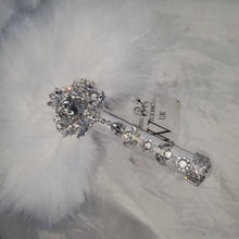 Load and play video in Gallery viewer, Feather Fan bouquet luxury alternative Bouquet Great Gatsby wedding style -ANY COLOUR Artificial bouquet by Crystal wedding uk
