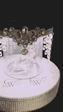 Load and play video in Gallery viewer, Rhinestone Glass Slipper Cake Separator – Crystal Wedding Cake Divider with LED Lights, Elegant Bridal Cake Display
