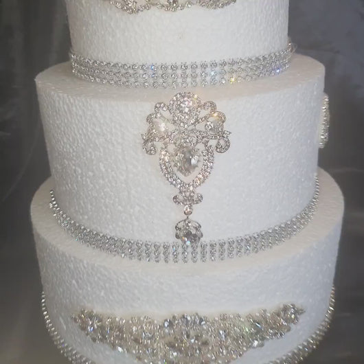 Rhinestone Cake Brooch: Crystal Cake Decoration