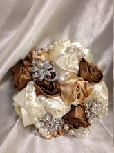 Load image into Gallery viewer, Bridesmaid bouquet ,Crystal pearl brooch bouquet, bridesmaid wedding flowers
