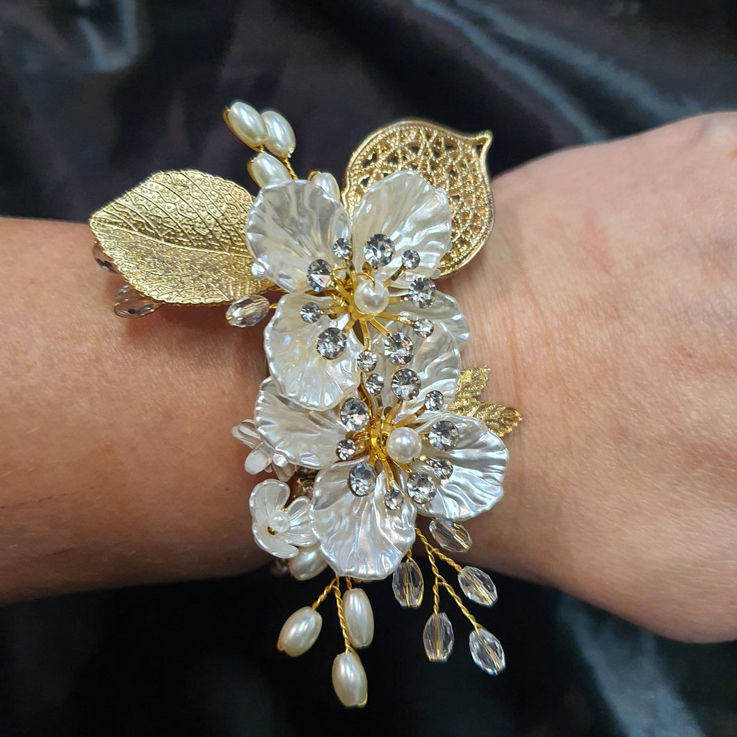 Wedding Bracelet Jewellery, resin flower Crystal Vintage cuff, Wedding Bride corsage,bridesmaid Bracelet by Crystal wedding uk