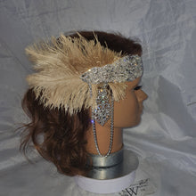 Load image into Gallery viewer, Feather hairpiece,The Great Gatsby 1920&#39;s feather rhinestone brooch.
