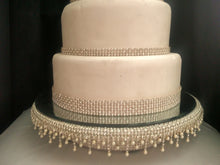 Load image into Gallery viewer, Pearl and Diamante embellished droplet illuminated led cake stand
